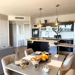 Διαμέρισμα 2 Pieces Cosy Avec Grande Terrasse & Piscine *